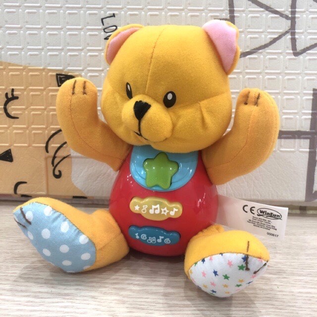 Đồ chơi hình gấu bear có nhạc 0617 hiệu Winfun