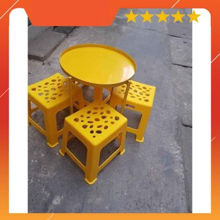 Vua gia re bàn trà chanh tròn xếp gọn