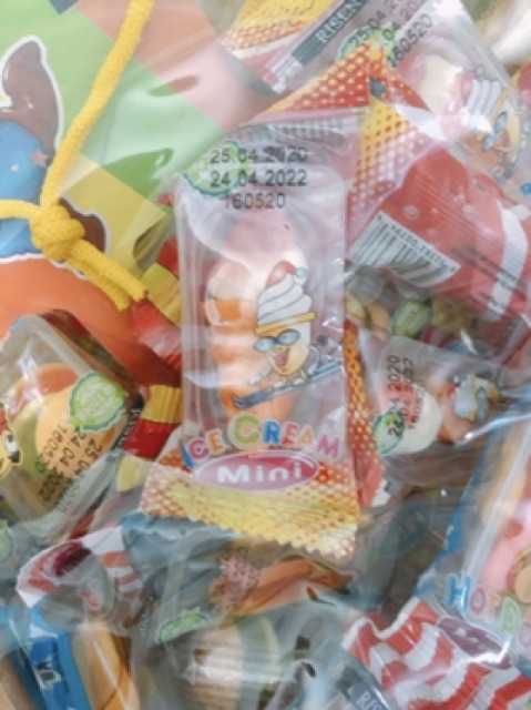 Combo 2 vỉ kẹo dẻo Risen