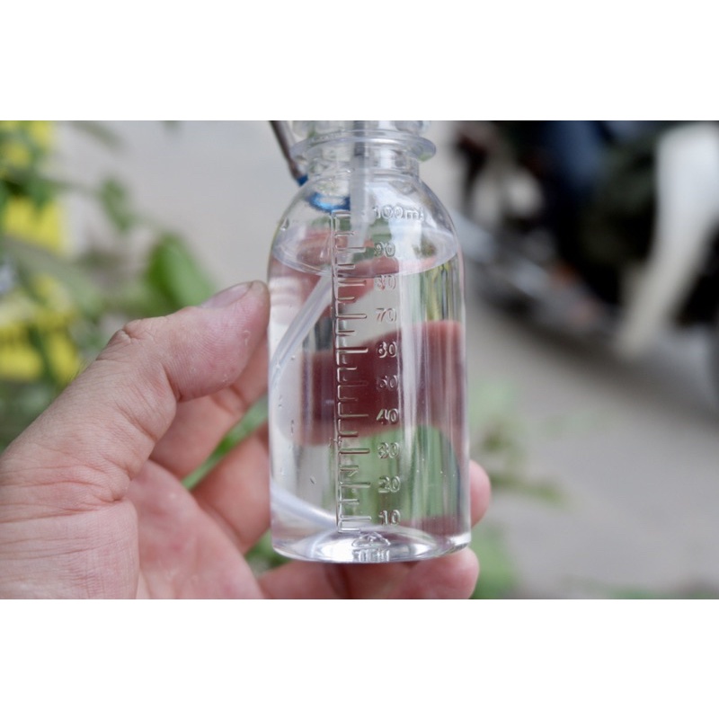 Bình Xịt Rửa Tay khử khuẩn Mini 100ml  Có Thể Tái Sử Dụng Kèm Móc Khóa  Trên đầu xịt có tích hợp khóa gài công