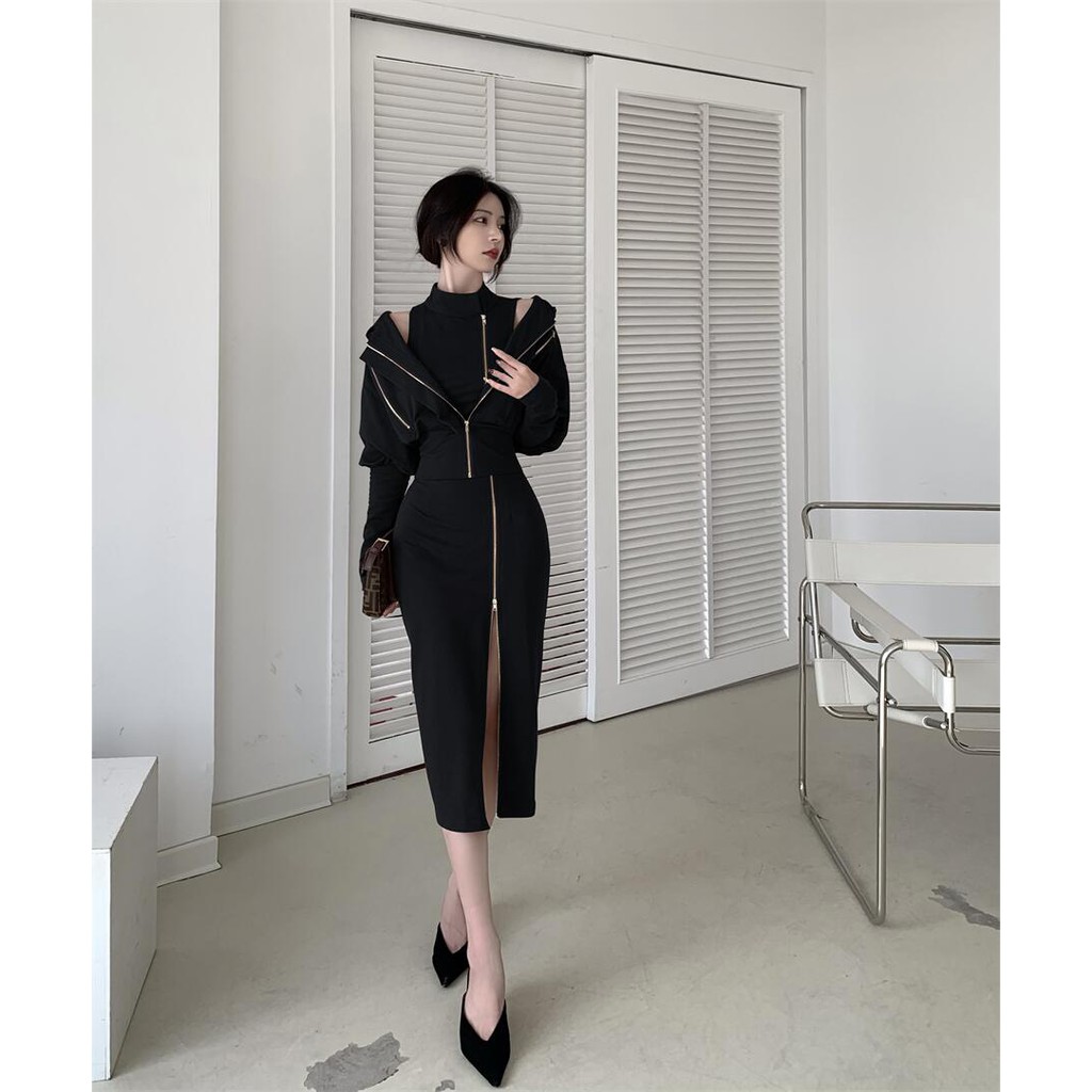 Set áo khoác có dây kéo tay có mũ trùm đầu + váy không tay có dây kéo đôi