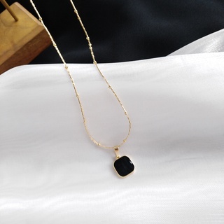 Vòng cổ thanh lịch charm đá đen
