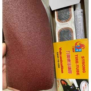 Hộp vá xe máy ( 24 miếng + keo vá )