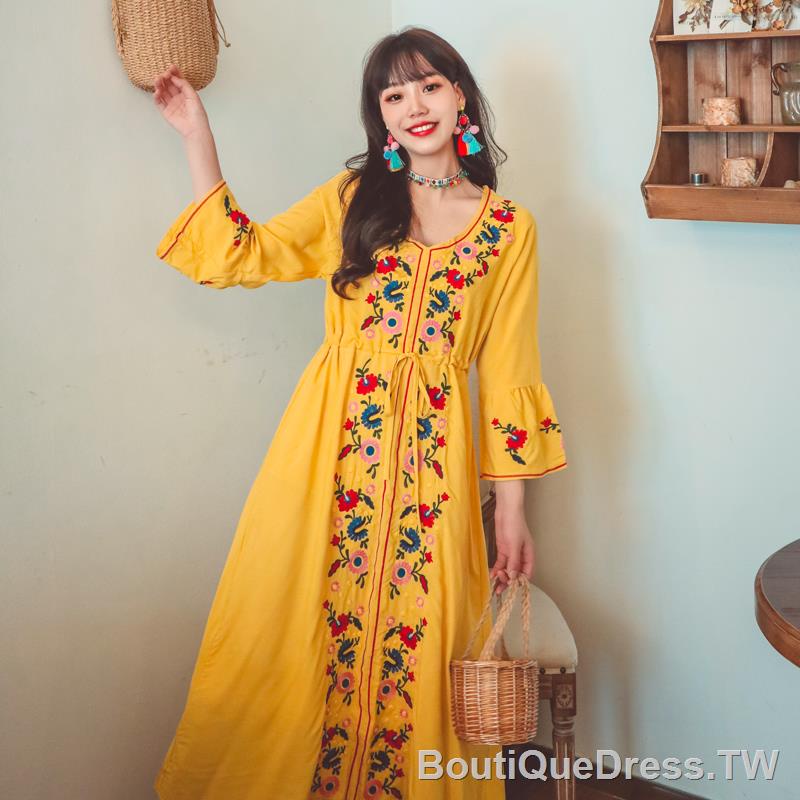 Đầm Tay Loe Cổ Chữ V Thêu Họa Tiết Thổ Cẩm Phong Cách Bohemian Thời Trang