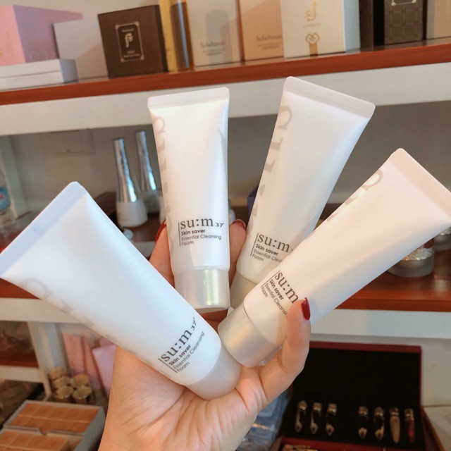 Sữa Rửa Mặt Làm Sạch Sâu Giảm Dầu Nhờn - Su:m37 Skin Saver Essential Cleansing Foam 40ml