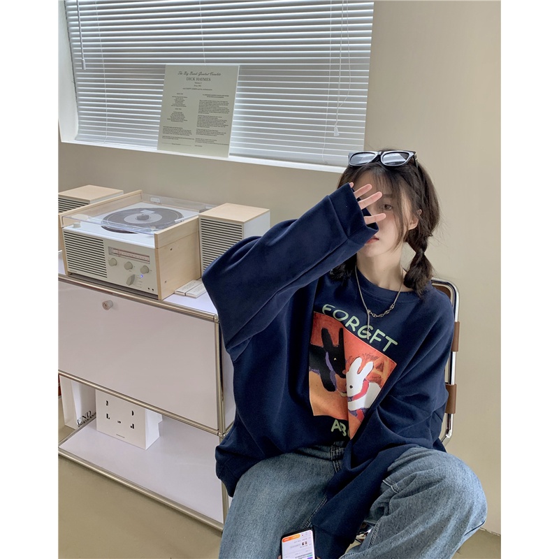 Áo thun tay dài cổ tròn dáng rộng in họa tiết thời trang mùa thu phong cách Hàn Quốc cho nữ 2 màu tùy chọn | BigBuy360 - bigbuy360.vn