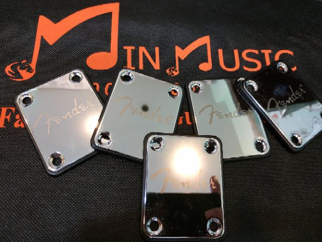 Nắp sắt phía sau cần đàn guitar Electric Fender I Fender F Neck Plate Chrome