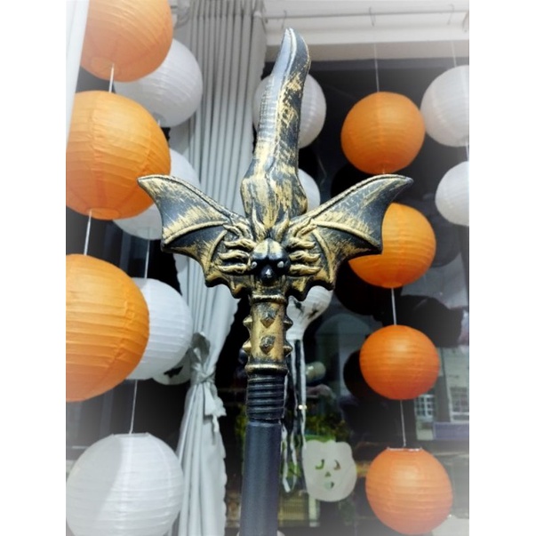 vũ khí hoá trang halloween
