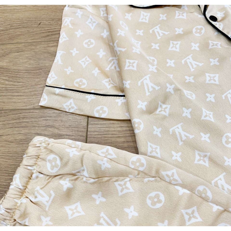 Đồ Ngủ Pijama Lụa Satin Tay Ngắn Quần Lửng Cao Cấp ♦️ FREESHIP♦️ [ Ảnh chụp thật, Đủ size, Quần có túi, Hàng có sẵn ] | BigBuy360 - bigbuy360.vn