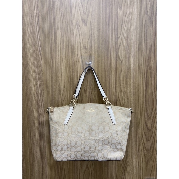 Túi si hiệu Coach