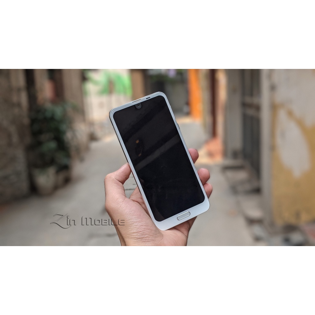 Điện thoại Sharp Aquos R2 màn hình 2K 120Ghz, chip Snapdragon 845 Ram 4Gb