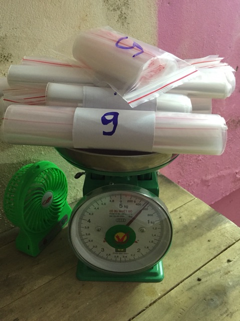 100 túi zip size số 4 : 8.5cmx12cm