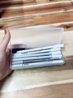 Bút nước xoá được ( mẫu mới)