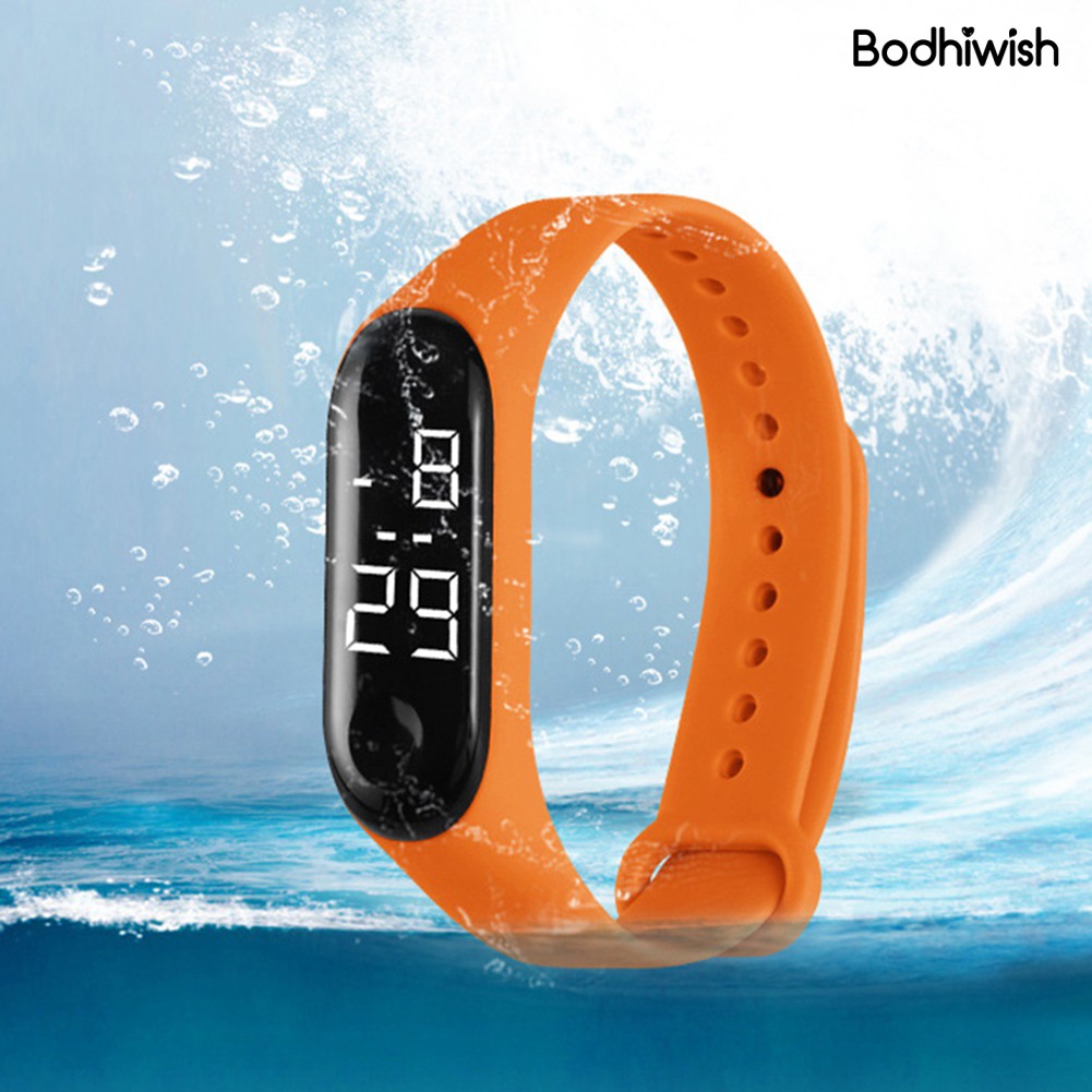 Đồng hồ đeo tay có đèn LED kĩ thuật số kèm phụ kiện chất lượng cao | BigBuy360 - bigbuy360.vn