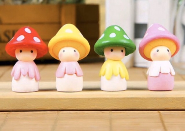 Tiểu cảnh cô bé nấm trang trí chậu cây, sen đá