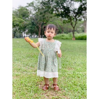 Váy hoa nhí xanh