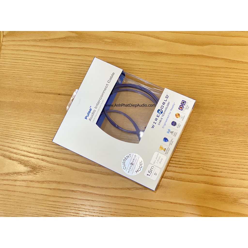 Dây tín hiệu 3.5mm WIREWORLD Pulse Mini Jack to 2RCA Audio Cable 1.5M