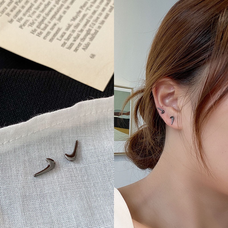 【Kifli】Hoa tai đinh tán kiểu thương hiệu hợp xu hướng đơn giản phong cách đường phố dành cho nam và nữ