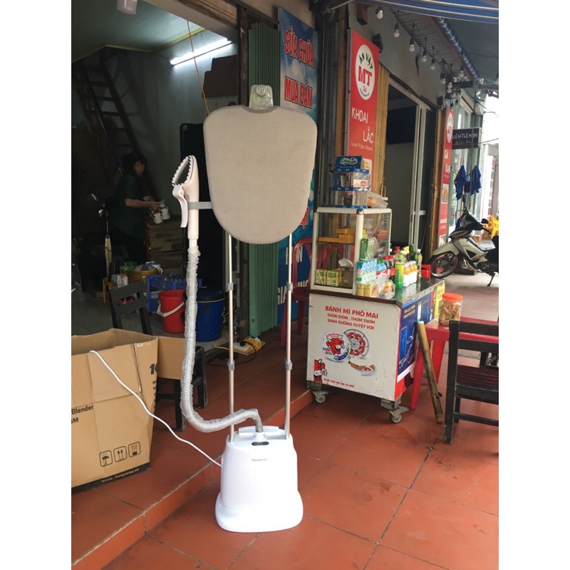 Bàn là hơi nước đứng Kangaroo KG-75B8