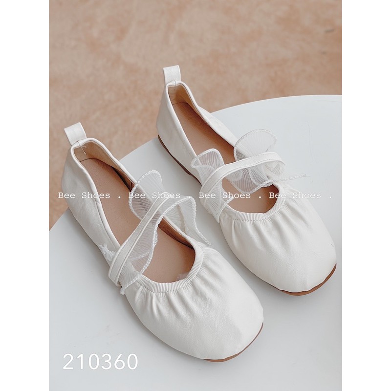 BEESHOES - GIÀY BÚP BÊ NỮ MŨI TRÒN QUAI NGANG BÈO ĐẾ BỆT - GIÀY BÚP BÊ NỮ MŨI TRÒN ĐẾ BỆT SẴN MÀU KEM - TRẮNG 210360