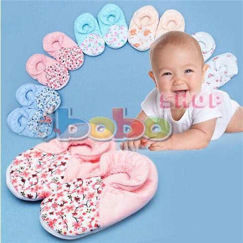 Đôi Giày Vải Giữ Ấm Cho Bé 0 - 12 tháng