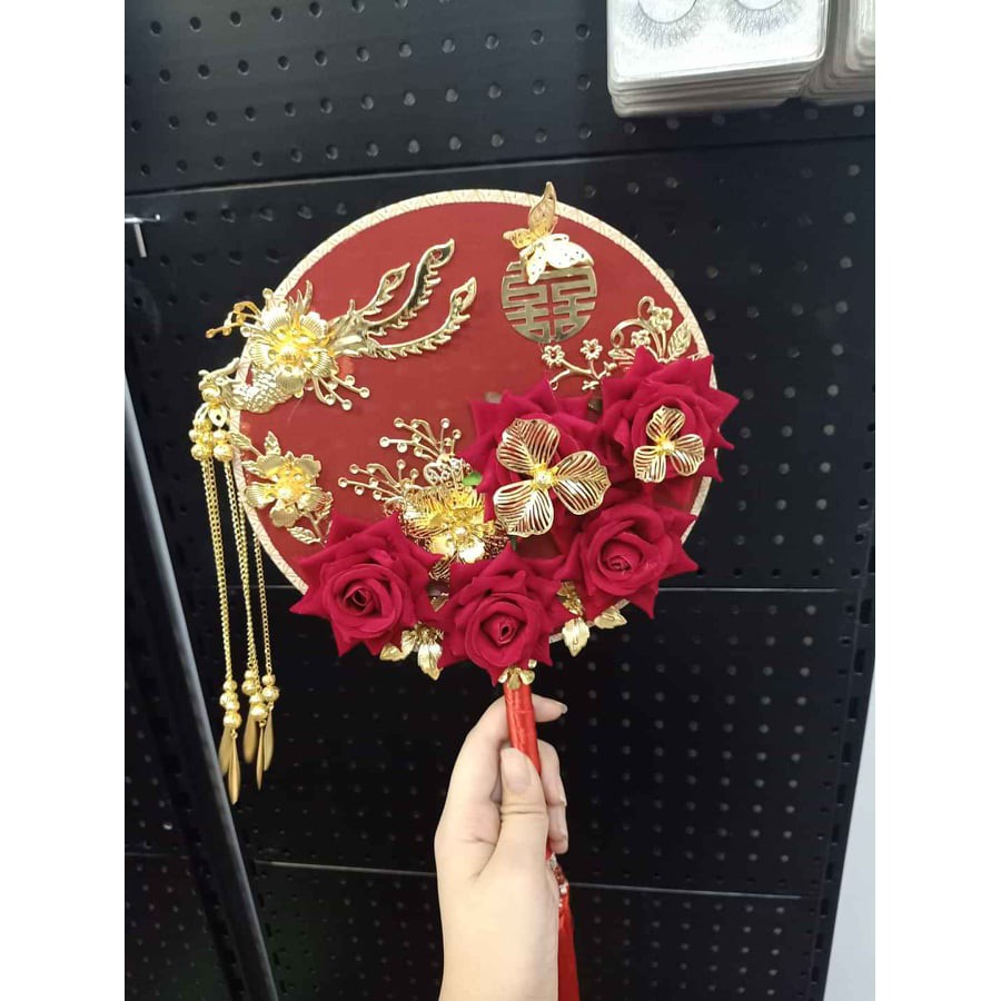 Quạt tròn đỏ cổ trang 160k