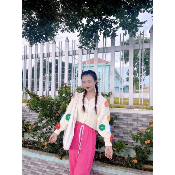 Áo Len cadigan đính hoa nổi nhiều màu, phom CROPTOP