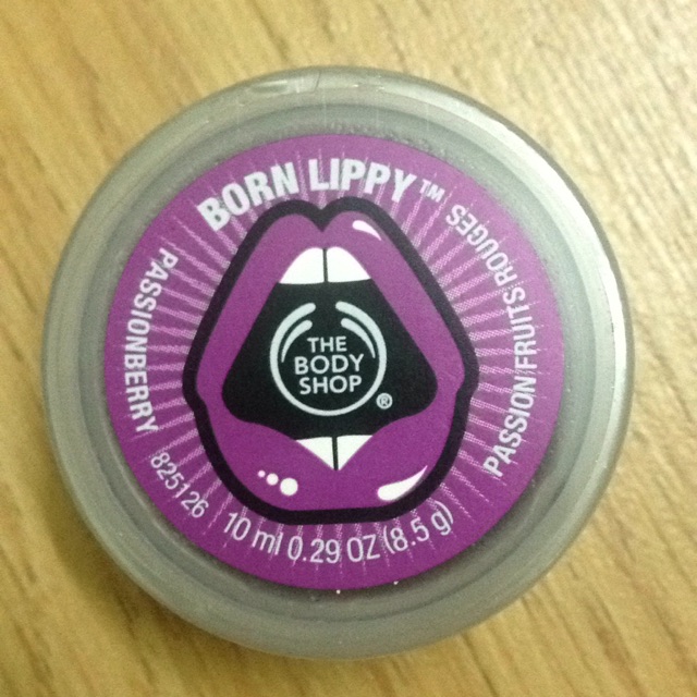 Son dưỡng THE BODY SHOP BORN LIPPY LIP BALM