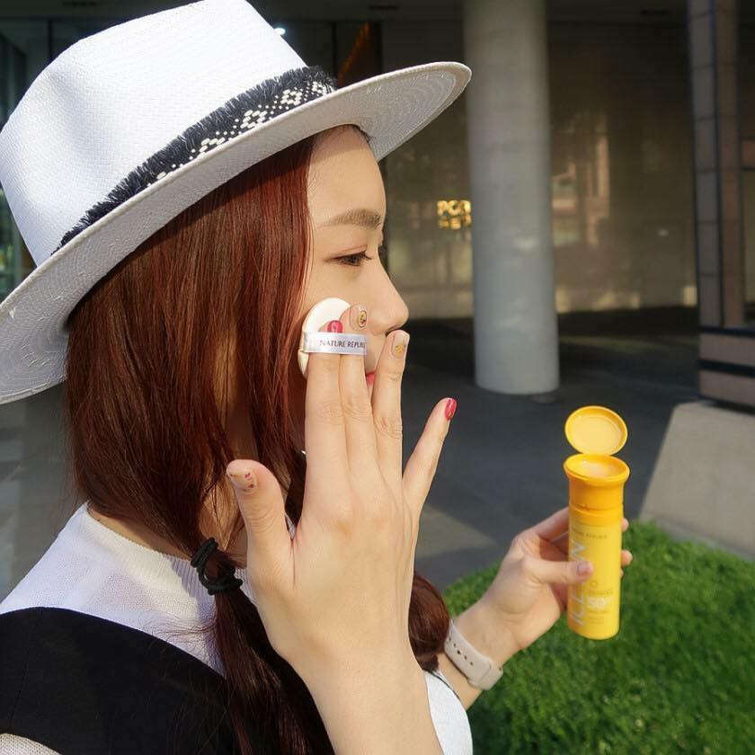 Kem chống nắng Nature Republic Clear Ice Puff Sun SPF50