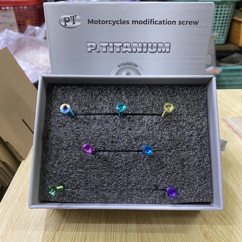 Ốc titan gr5 4li45 dù âm bắt nắp bình dầu sau winner sonic