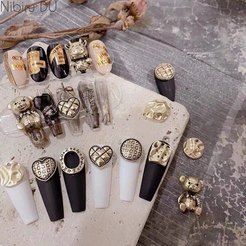 Set 10 Phụ Kiện Trang Trí Móng Tay 3D Hình Trái Tim Gấu Xinh Xắn