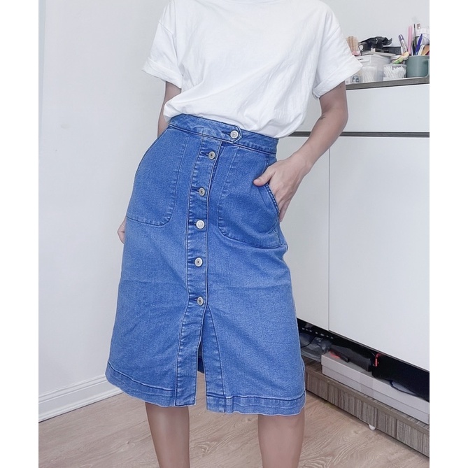Chân váy jeans dài dáng bút chì, ôm thân, hàng cúc vạt trước lên dáng cực cháy 🔥