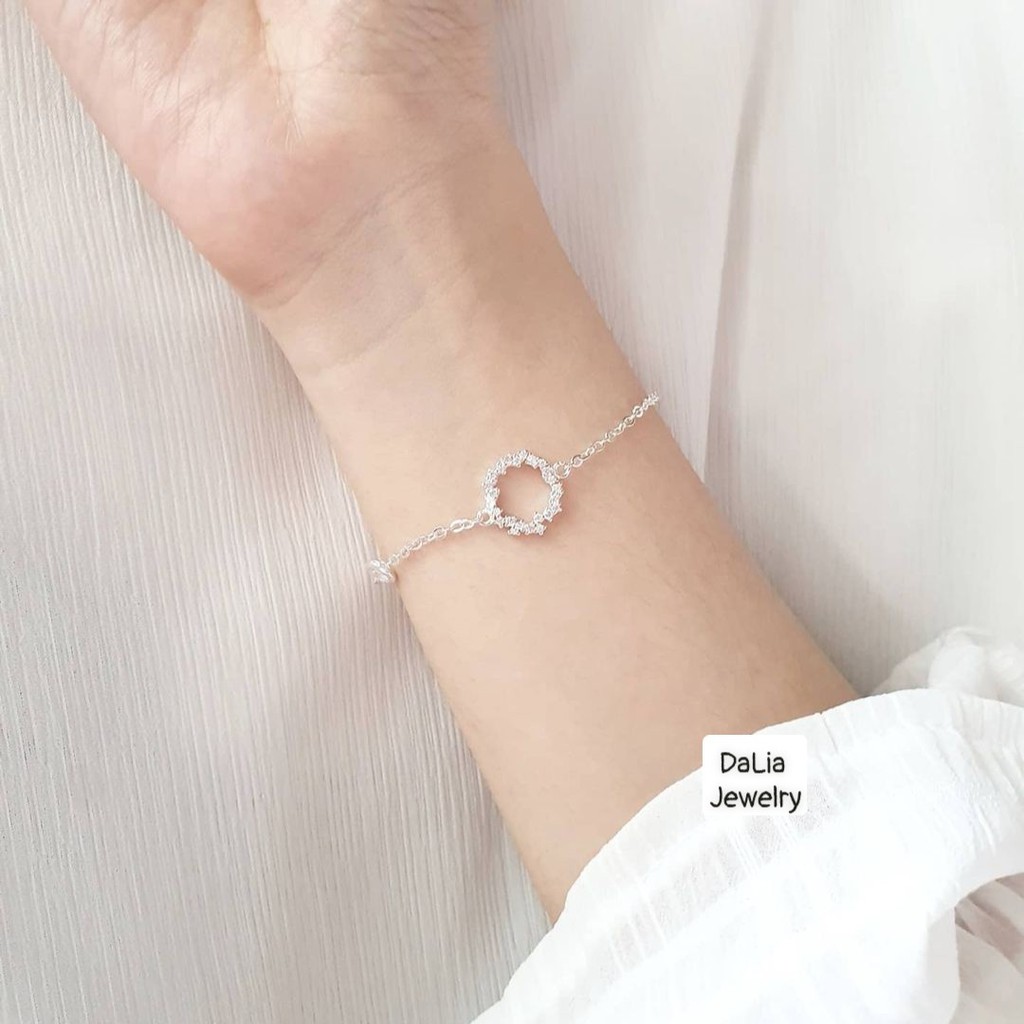 Lắc tay bạc ta S999 nữ DaLiA Jewelry mặt vòng tròn gắn đá nữ tính