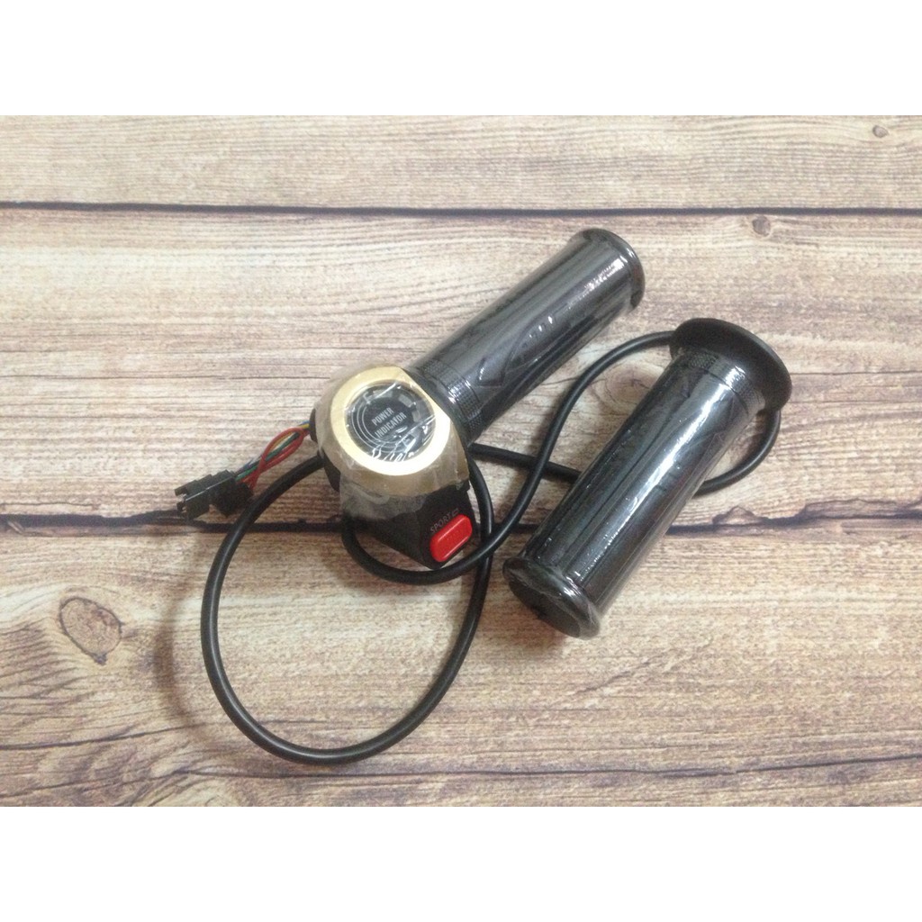 TAY GA CHÍNH HÃNG XE ĐIỆN 133S PLUS CÓ BÁO PIN