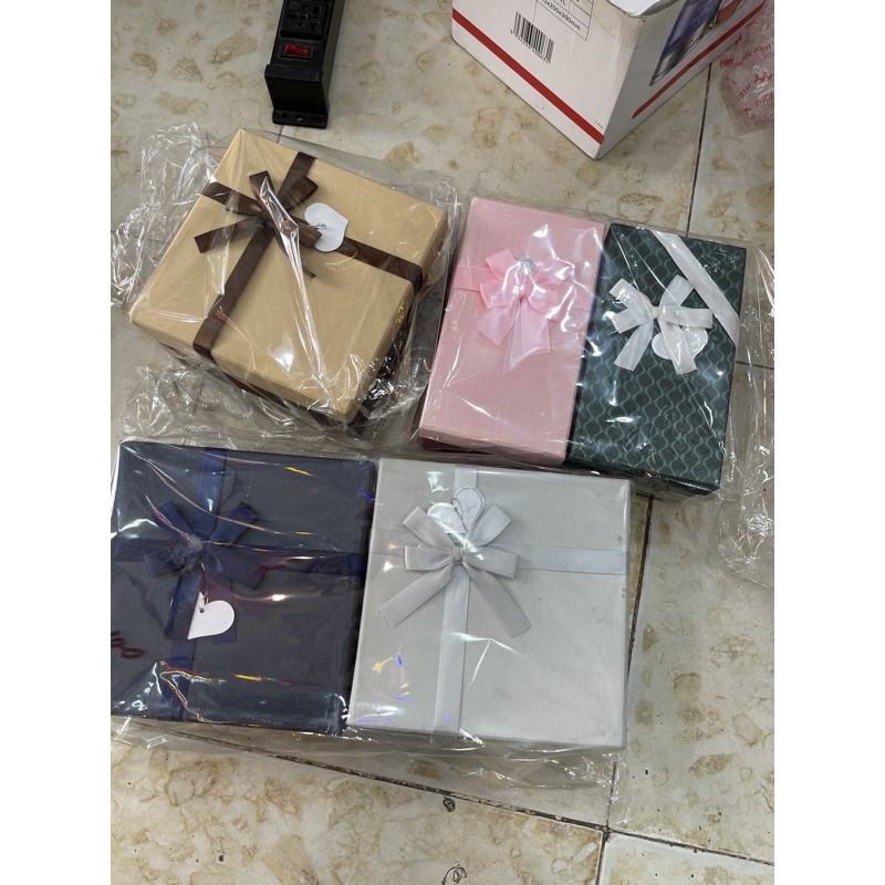 Hộp đựng quà cao 20cm