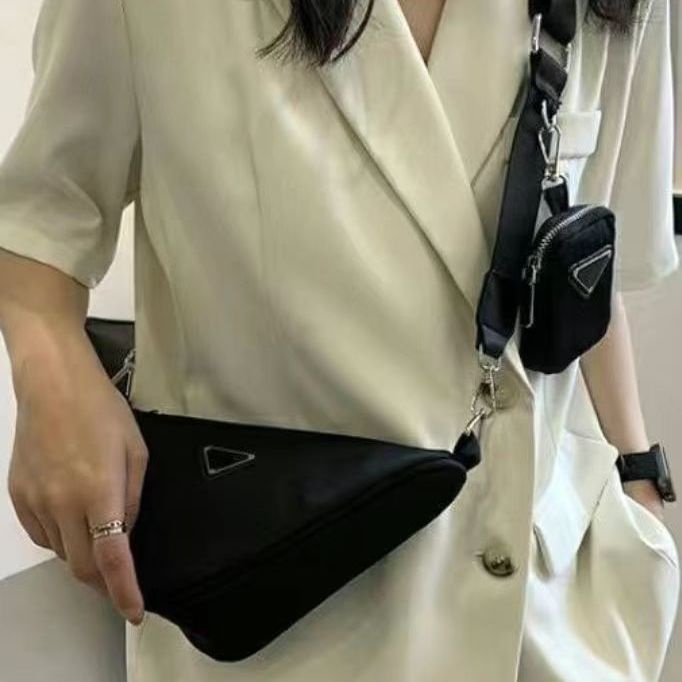 Túi Đeo Chéo Hình Tam Giác Nhỏ Xinh Phong Cách Hàn Quốc Thời Trang Mùa Hè Mới Cho Bạn Gái