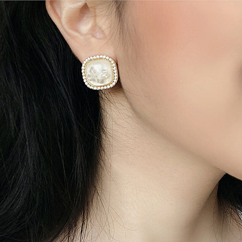 Bông tai dạng xỏ mặt hình vuông với chốt mạ bạc S925 thời trang cho nữ