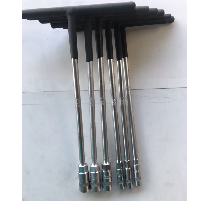 Chữ T thương hiệu Top