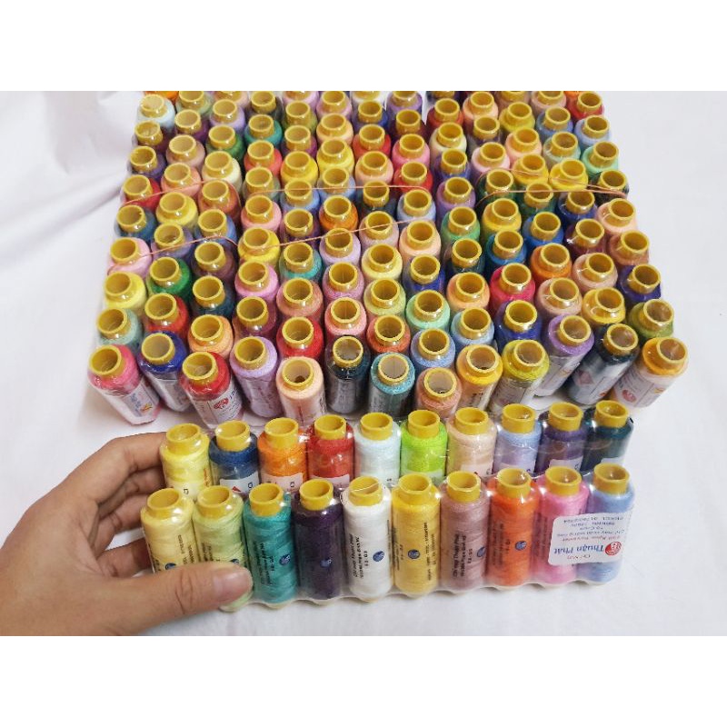 10 cuộn chỉ cotton, loại trắng,đen và 10 màu