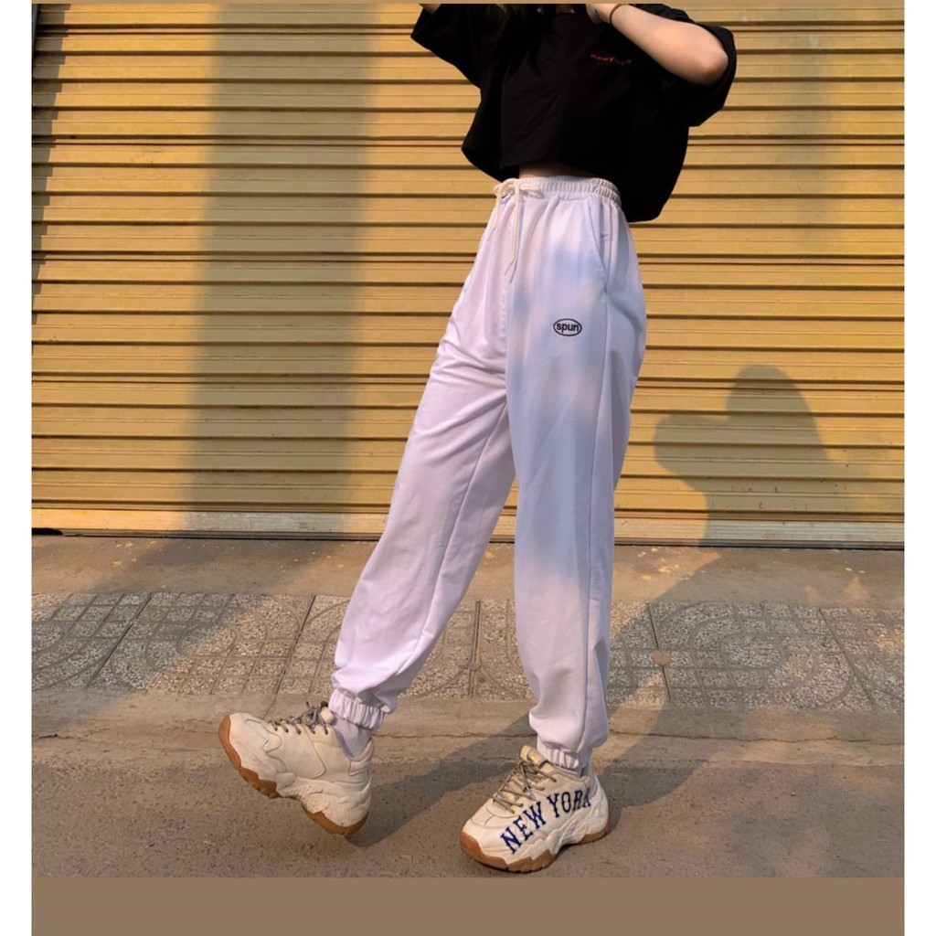 Quần jogger thêu 3 màu ống rộng bo thun Ulzzang Unisex