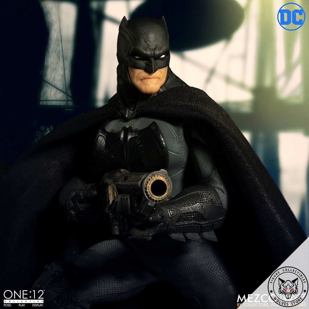 [Order báo giá] Mô hình chính hãng Mezco: Batman Supreme Knight