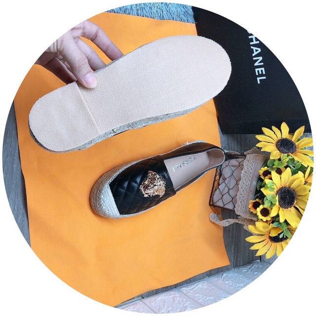 Giày slipon trần chỉ versace