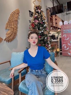 Áo phông cổ tim GAP