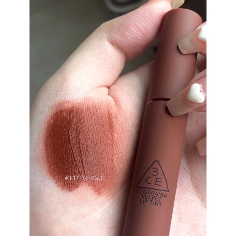 Son 3CE Bitter hour thuộc phiên bản Velvet lip tint (Màu đỏ nâu)