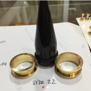 Que nong+ khuyên size 22