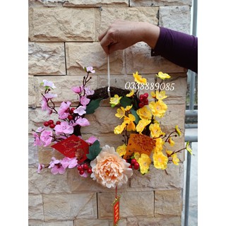 Vòng hoa mai, đào, hoa mẫu đơn, hồng vàng trang trí tết cực sang chảnh