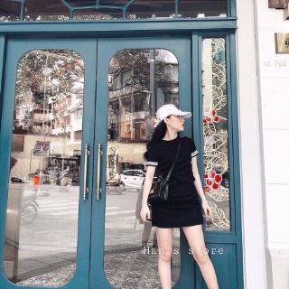 Đầm body trơn sọc tay