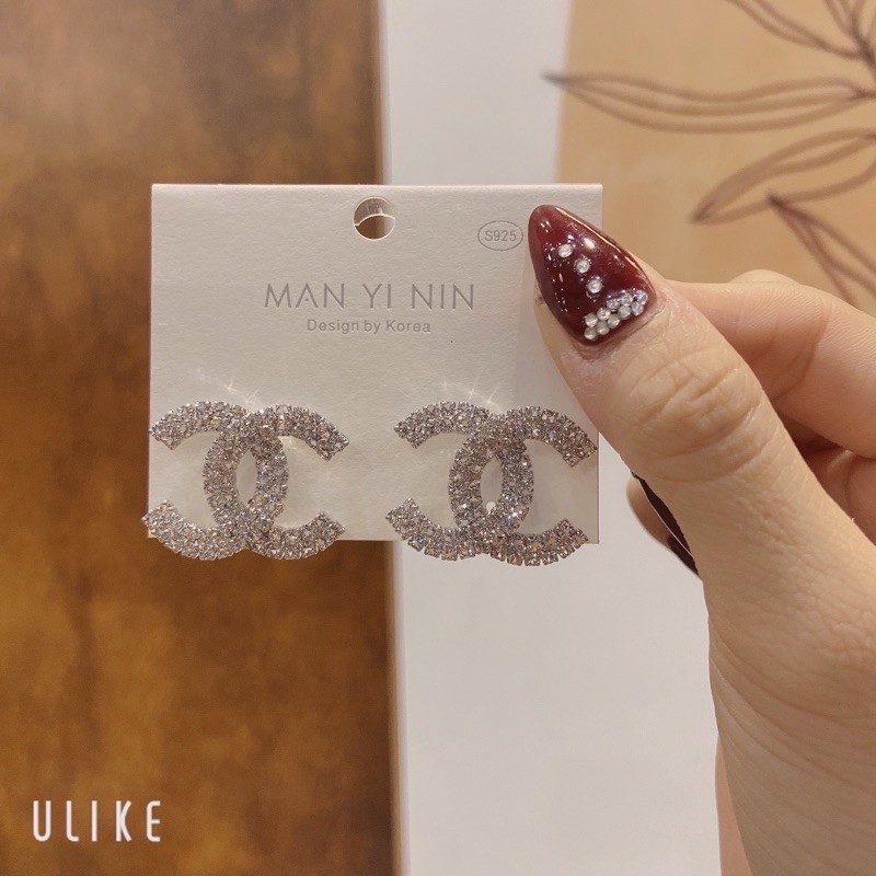 Bông tai chan€nl đính đá sang chảnh