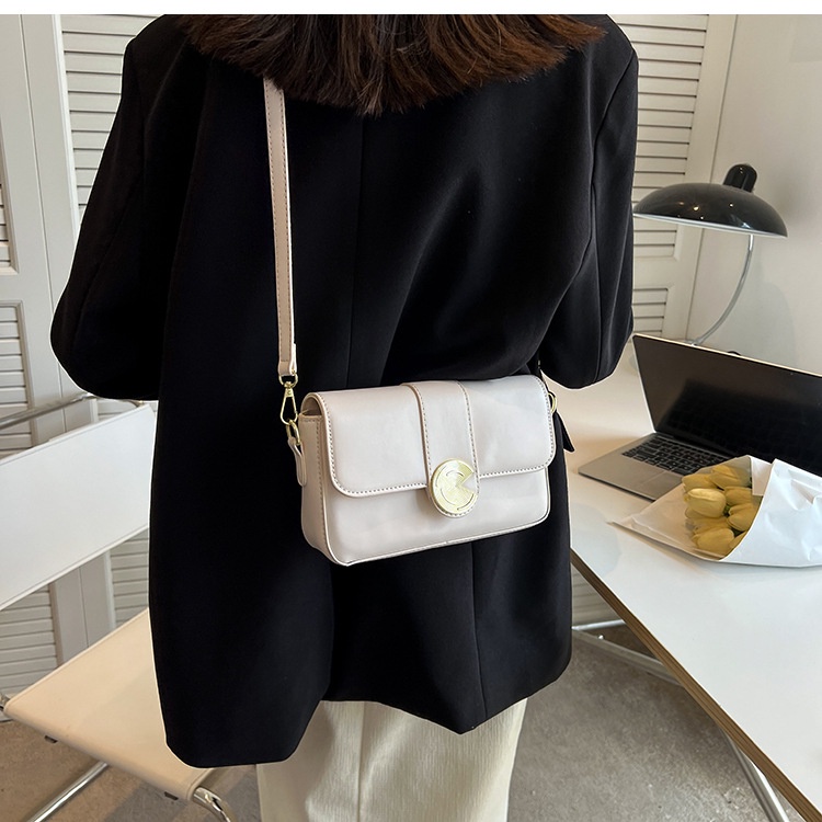 Túi đeo vai IELGY dáng vuông cỡ nhỏ dễ phối đồ thời trang cho nữ