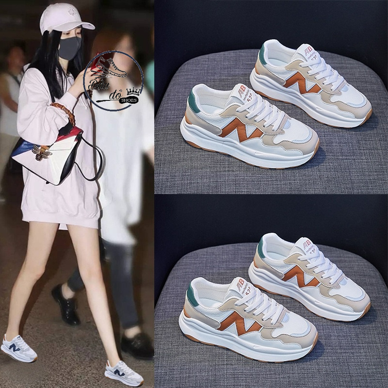 Giày thể thao nữ chữ N